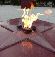 Звезда красный гранит (518246) поставка комплект горелка ГВД 379 10 89 00 ПС вечный огонь ø 1000 мм. монолит - литье  в Великом Устюге